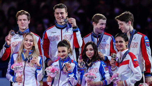 Российские фигуристы, завоевавшие бронзовые медали в командном чемпионате мира по фигурному катанию (13 апреля 2019). Фукуока - Sputnik Армения