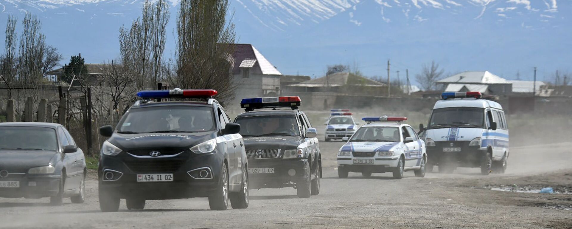 Сотрудники полиции в селе Зартонк (13 апреля 2019). Армавир - Sputnik Армения, 1920, 22.04.2021