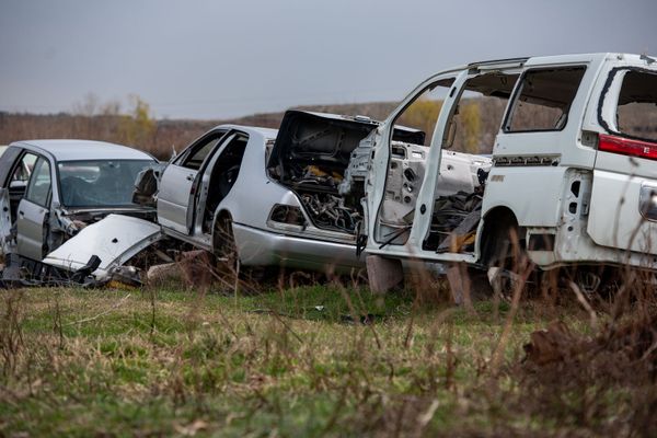 Автомобильная свалка в административном районе Малатия-Себастия Еревана Автомобильная свалка в административном районе Малатия-Себастия Еревана - Sputnik Армения