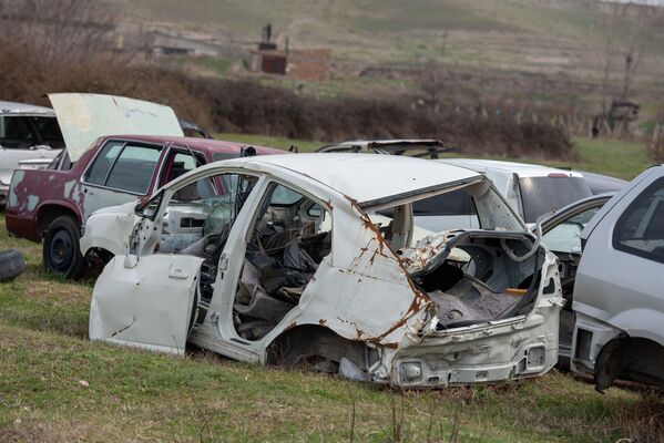 Автомобильная свалка в административном районе Малатия-Себастия Еревана - Sputnik Армения