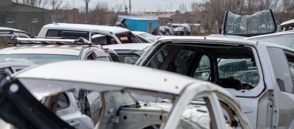 Автомобильная свалка в административном районе Малатия-Себастия Еревана Автомобильная свалка в административном районе Малатия-Себастия Еревана - Sputnik Արմենիա