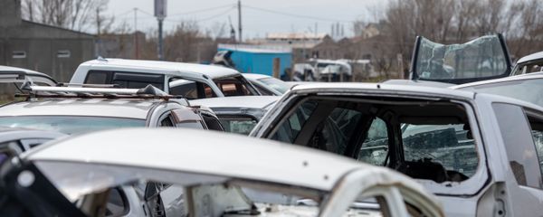 Автомобильная свалка в административном районе Малатия-Себастия Еревана Автомобильная свалка в административном районе Малатия-Себастия Еревана - Sputnik Արմենիա