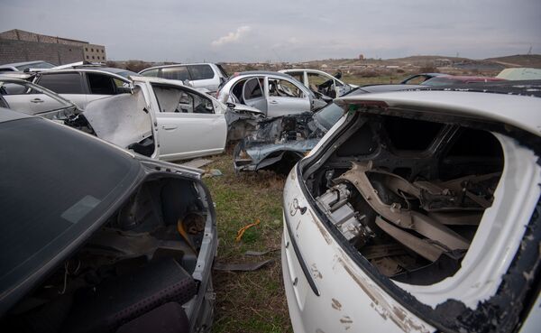 Ավտոմեքենաների գերեզմանոց Երևանում. ինչո՞ւ ոչ մեկը չի պայքարում մետաղի կույտերի դեմ - Sputnik Արմենիա