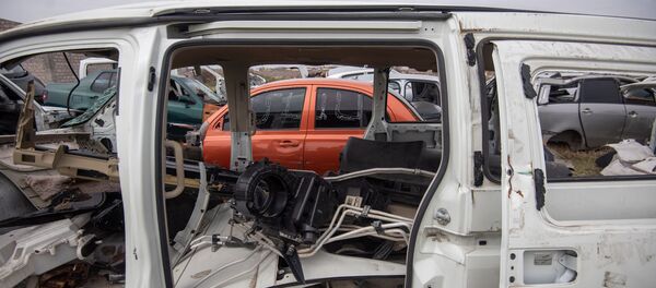 Автомобильная свалка в административном районе Малатия-Себастия Еревана - Sputnik Արմենիա