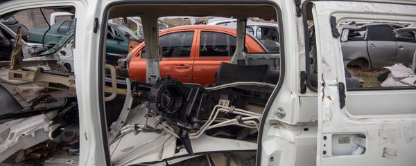 Автомобильная свалка в административном районе Малатия-Себастия Еревана Автомобильная свалка в административном районе Малатия-Себастия Еревана - Sputnik Արմենիա