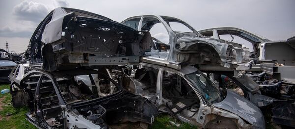 Автомобильная свалка в административном районе Малатия-Себастия Еревана - Sputnik Армения
