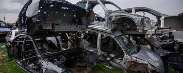 Автомобильная свалка в административном районе Малатия-Себастия Еревана - Sputnik Армения