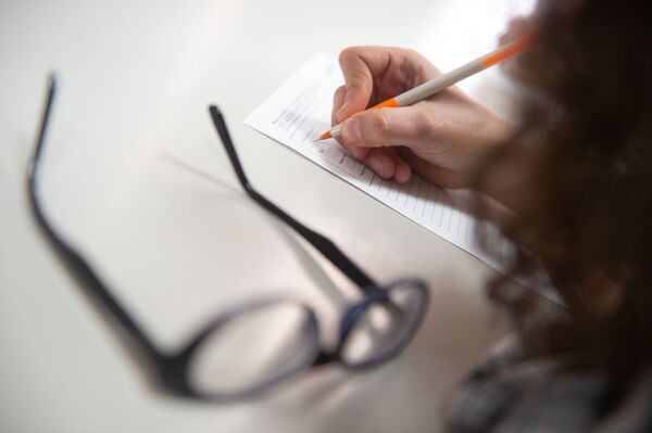 Песси, писси — пессимист? Как Тотальный диктант проходил в Ереване  - Sputnik Армения