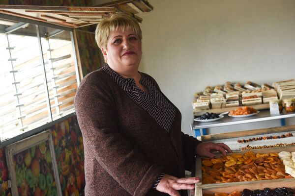 Британцы пьют чай с армянской клубникой: Сладкий домик в Бюракане стал крутым бизнесом - Sputnik Армения