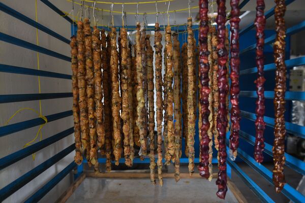 Британцы пьют чай с армянской клубникой: Сладкий домик в Бюракане стал крутым бизнесом - Sputnik Армения