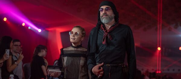 Наталья Андреевна Еприкян и Кахабер Цискаридзе на красной дорожке Comedy Club (15 сентября 2018). Еревaн - Sputnik Армения