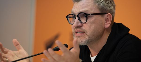 Вадим Такменев в проекте SputnikPro в мультимедийном пресс-центре Sputnik Армения (15 апреля 2019). Еревaн Вадим Такменев в проекте SputnikPro в мультимедийном пресс-центре Sputnik Армения (15 апреля 2019). Еревaн - Sputnik Արմենիա