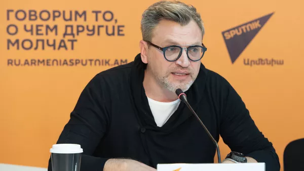 Вадим Такменев в проекте SputnikPro в мультимедийном пресс-центре Sputnik Армения (15 апреля 2019). Еревaн - Sputnik Армения