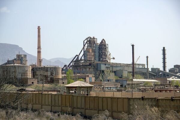 Пусть покопаются, там много интересного: страсти на цементном заводе в Арарате накаляются - Sputnik Армения