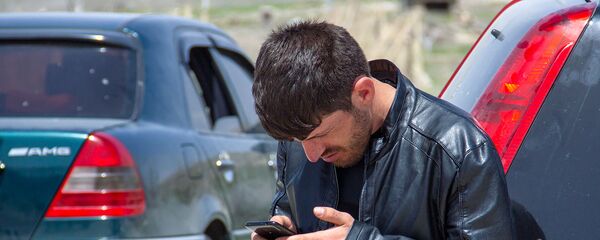 Сотрудники Арарат цемента перекрыли дорогу, ведущую к заводу (15 апреля 2019). Арарат - Sputnik Արմենիա