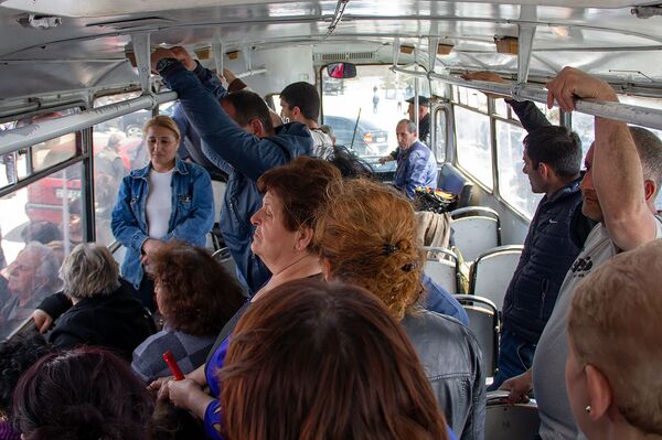 Не едим, работаем: как ереванцы выживают в адскую жару, и о чем шепчет Трудовой кодекс - Sputnik Армения