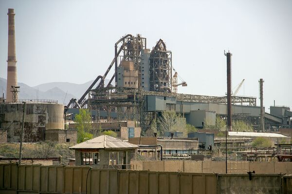 Страсти по цементу в Армении: и строители, и импортеры против решения в пользу Царукяна - Sputnik Армения