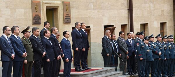 Премьер-министр Никол Пашинян на торжественном заседании, посвященном Дню полиции Армении Премьер-министр Никол Пашинян на торжественном заседании, посвященном Дню полиции Армении - Sputnik Արմենիա