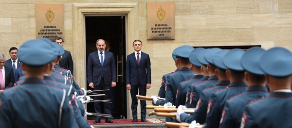 Премьер-министр Никол Пашинян и Начальник полиции Валерий Осипян на торжественном заседании, посвященном Дню полиции Армении (16 апреля 2019). Ерева - Sputnik Արմենիա