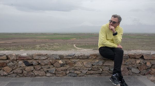 «Գեղեցկությո՜ւն». Վադիմ Տակմենևը ոգեշնչված է Խոր վիրապից բացվող Արարատի տեսարանով «Գեղեցկությո՜ւն». Վադիմ Տակմենևը ոգեշնչված է Խոր վիրապից բացվող Արարատի տեսարանով - Sputnik Արմենիա
