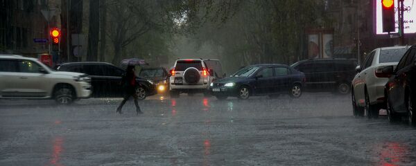 Сильный дождь с градом (17 апреля 2019). Еревaн Сильный дождь с градом (17 апреля 2019). Еревaн - Sputnik Армения
