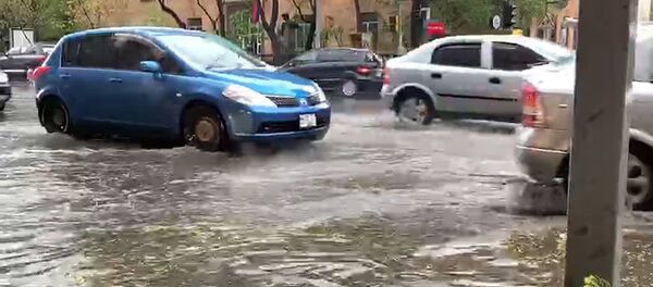 Затопленные улицы в Ереване (17.04.2019) - Sputnik Армения