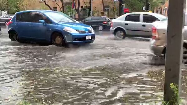 Затопленные улицы в Ереване (17.04.2019) - Sputnik Армения