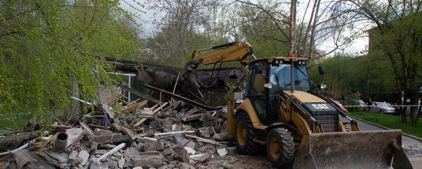 Мэрия Еревана приступила к сносу кафе в Кольцевом парке (17 апреля 2019). Ереван Мэрия Еревана приступила к сносу кафе в Кольцевом парке (17 апреля 2019). Ереван - Sputnik Армения