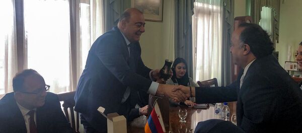 Чрезвычайный и Полномочный посол ОАЭ в Армении Мухаммад Иса Аль Зааб посетил Гюмри (19 апреля 2019). Ширак Чрезвычайный и Полномочный посол ОАЭ в Армении Мухаммад Иса Аль Зааб посетил Гюмри (19 апреля 2019). Ширак - Sputnik Արմենիա