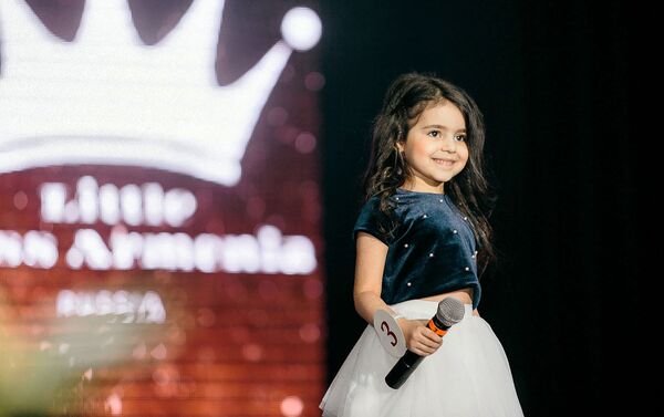Little Miss Armenia - Russia մրցույթի մասնակից Լյուսիա Սողոմոնյանը - Sputnik Արմենիա