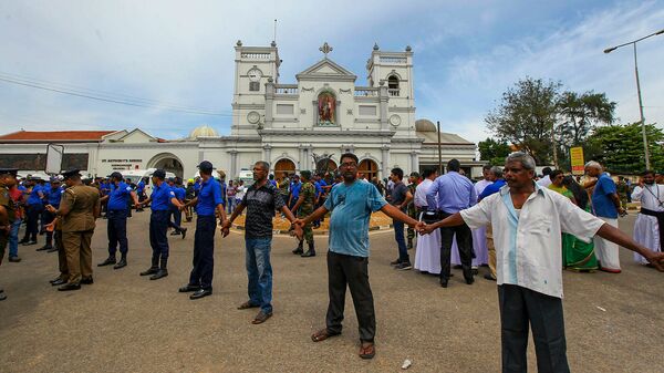 Солдаты армии Шри-Ланки охраняют область вокруг святыни Святого Антония после взрыва в Коломбо (21 апреля 2019). Шри-Ланка - Sputnik Արմենիա