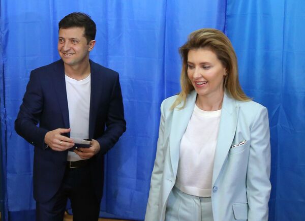 Ո՞վ է նա. Ուկրաինայի ապագա առաջին տիկինը` Ելենա Զելենսկայան, պատմել է իր և ամուսնու մասին Ո՞վ է նա. Ուկրաինայի ապագա առաջին տիկինը` Ելենա Զելենսկայան, պատմել է իր և ամուսնու մասին - Sputnik Արմենիա