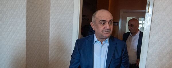 Самвел Бабаян перед началом пресс-конференции (19 апреля 2019). Еревaн - Sputnik Армения