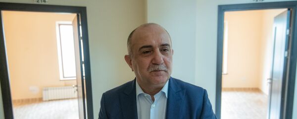 Самвел Бабаян после завершения пресс-конференции (19 апреля 2019). Еревaн Самвел Бабаян после завершения пресс-конференции (19 апреля 2019). Еревaн - Sputnik Արմենիա