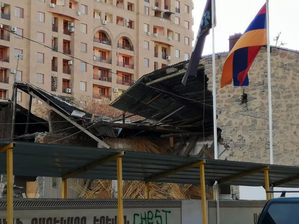 Не попадись на глаза Пашиняну: кого надо уволить за уйму оскорбленных флагов в Ереване Не попадись на глаза Пашиняну: кого надо уволить за уйму оскорбленных флагов в Ереване - Sputnik Армения