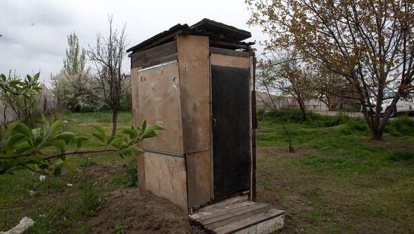 Туалет поликлиники села Джрарат - Sputnik Армения