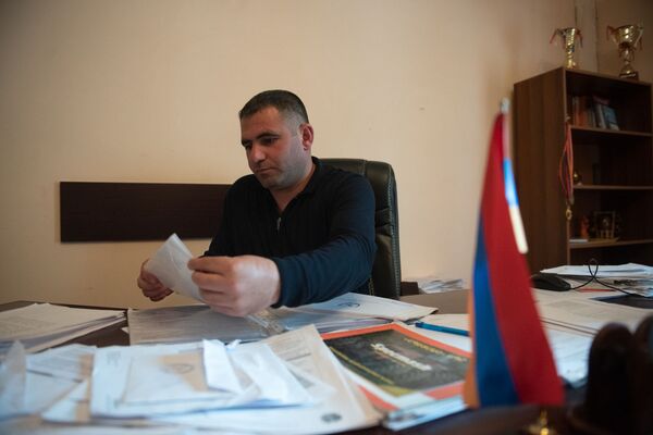 Թոհուբոհ Ջրառատում. ինչու է շոշափվում Լևոն Երանոսյանի անունը, և ինչպես է տուժում համայնքը Թոհուբոհ Ջրառատում. ինչու է շոշափվում Լևոն Երանոսյանի անունը, և ինչպես է տուժում համայնքը - Sputnik Արմենիա