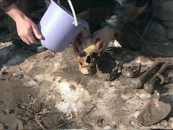 Едва не поседел от увиденного: заброшенный колодец открыл тайну геноцида в спитакском селе Едва не поседел от увиденного: заброшенный колодец открыл тайну геноцида в спитакском селе - Sputnik Армения