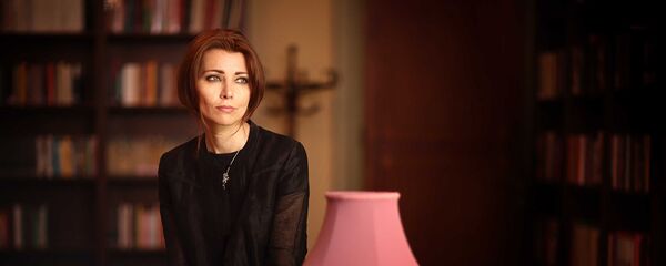 Էլիֆ Շաֆաք - Sputnik Армения