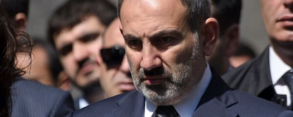 Премьер-министр Никол Пашинян в мемориальном комплексе Цицернакаберд (24 апреля 2019). Еревaн - Sputnik Армения