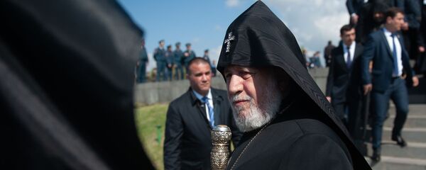 Католикос Гарегин второй в мемориальном комплексе Цицернакаберд (24 апреля 2019). Еревaн - Sputnik Армения