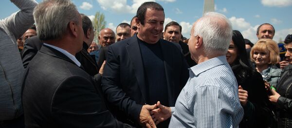 Председатель фракции Процветающая Армения Гагик Царукян в мемориальном комплексе Цицернакаберд (24 апреля 2019). Еревaн Председатель фракции Процветающая Армения Гагик Царукян в мемориальном комплексе Цицернакаберд (24 апреля 2019). Еревaн - Sputnik Армения