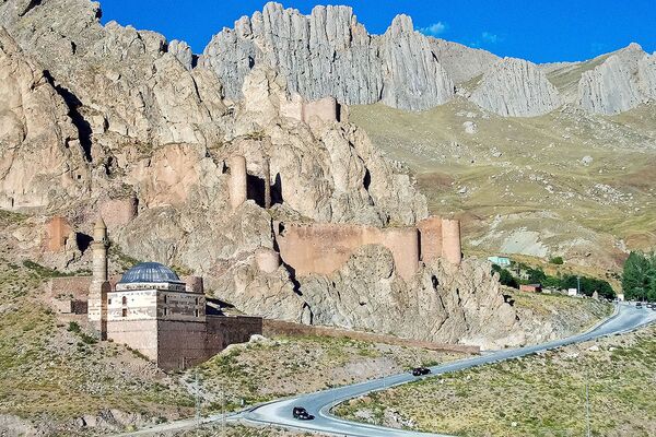 Дворец паши и развалины крепости Баязет - Sputnik Армения