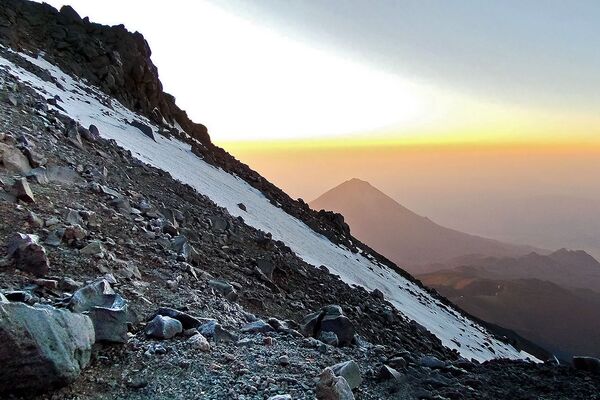 Библейское предложение руки и сердца: почему армяне поднимаются на Арарат, а турки молчат - Sputnik Армения