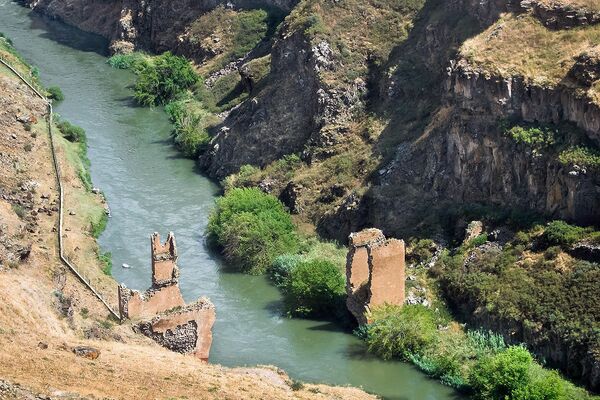 Развалины моста на границе в Ани - Sputnik Армения