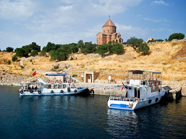 Живая вода Земли мечтаний: как Западная Армения осталась в Турции, но не стала турецкой Живая вода Земли мечтаний: как Западная Армения осталась в Турции, но не стала турецкой - Sputnik Армения