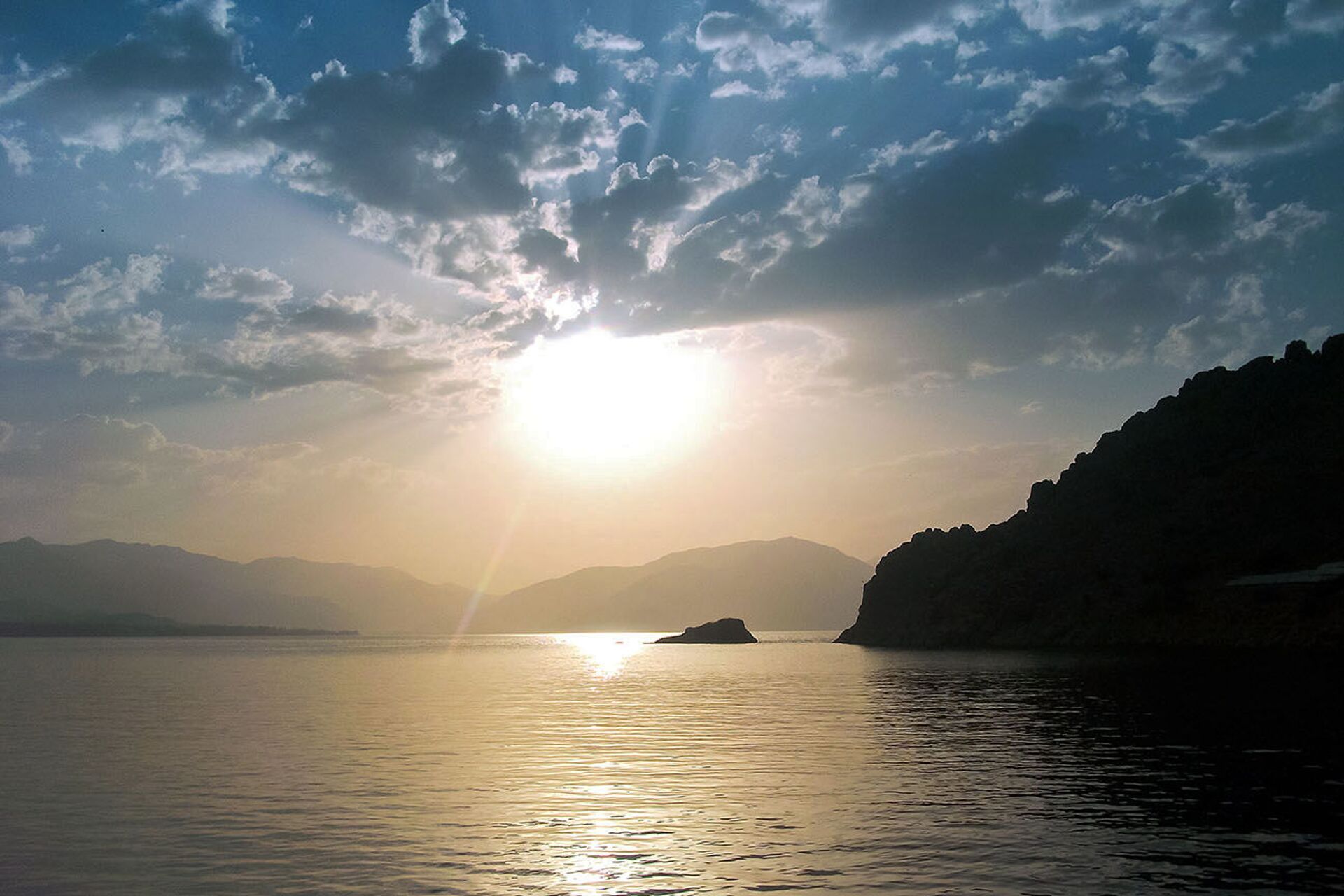 Закат на озере Ван Закат на озере Ван - Sputnik Армения, 1920, 10.03.2026