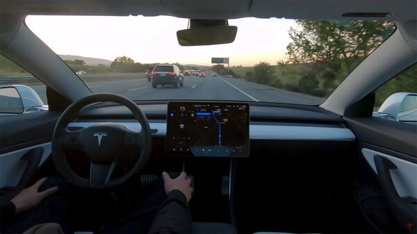 Tesla представила тесты сервиса беспилотных автомобилей Robotaxi, который будет запущен уже в следующем году - Sputnik Արմենիա