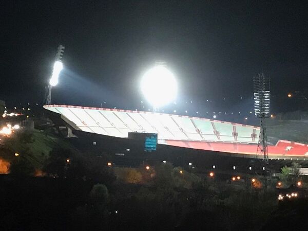Свет надежды ненадолго озарил стадион Раздан - Sputnik Армения