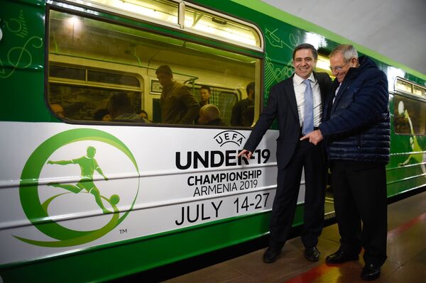 Кандидаты на пост главы Федерации футбола Армении: разбор слабых и сильных сторон - Sputnik Армения